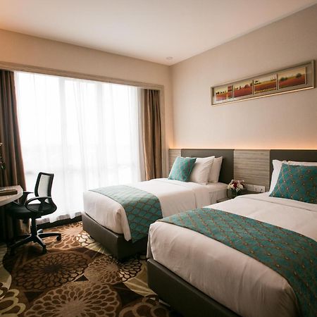 V8 Hotel Johor Bahru Buitenkant foto